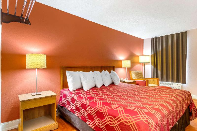 اتاق استاندارد با تخت بزرگ, Econo Lodge