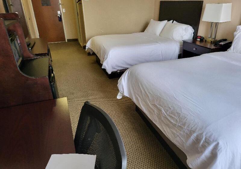 اتاق استاندارد با تخت دو نفره بزرگ برای معلولان, Holiday Inn Express Hotel & Suites Tipp City, An Ihg