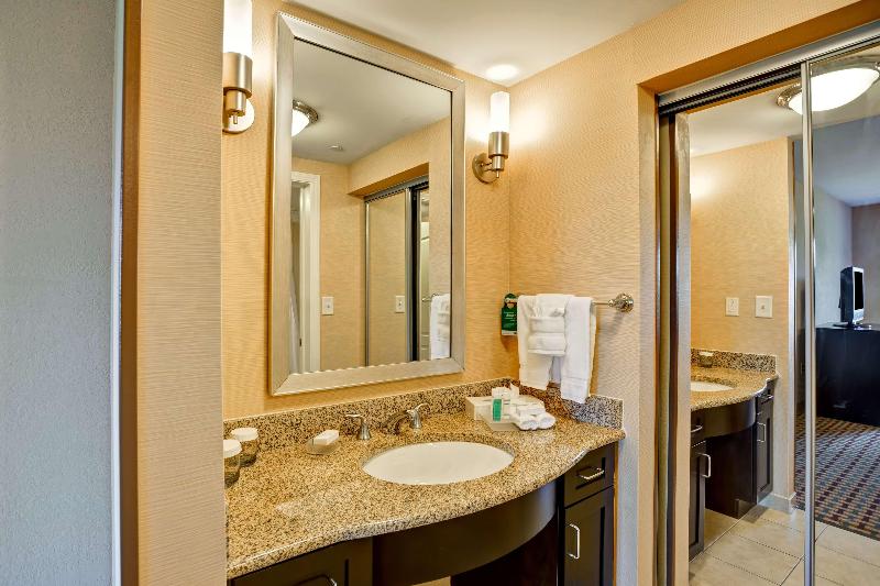 سوئیت با تخت بزرگ, Holiday Inn Express Hotel & Suites Tipp City, An Ihg