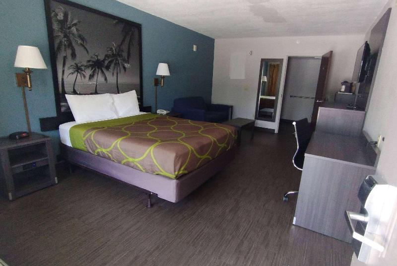 اتاق استاندارد با تخت بزرگ, Super 8 Motel By Wyndham Near Fort Lauderdale Arpt