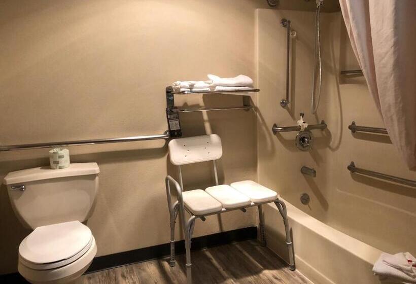 Standard Room Adapted for people with reduced mobility, Super 8 By Wyndham Lagrande