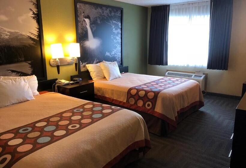 Standard Room Adapted for people with reduced mobility, Super 8 By Wyndham Lagrande