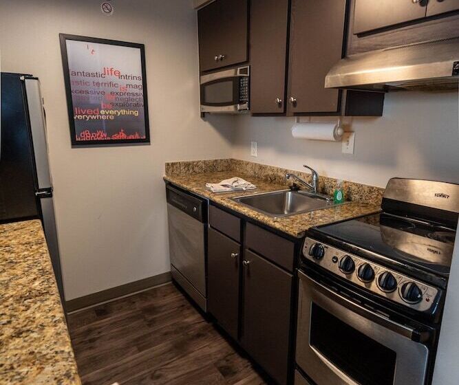 سوییت, Towneplace Suites Columbus Airport Gahanna