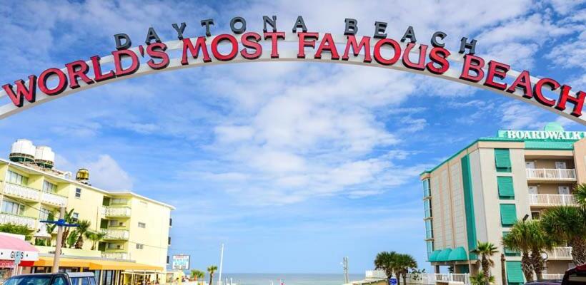 استودیوی لوکس, Super 8 By Wyndham Daytona Beach