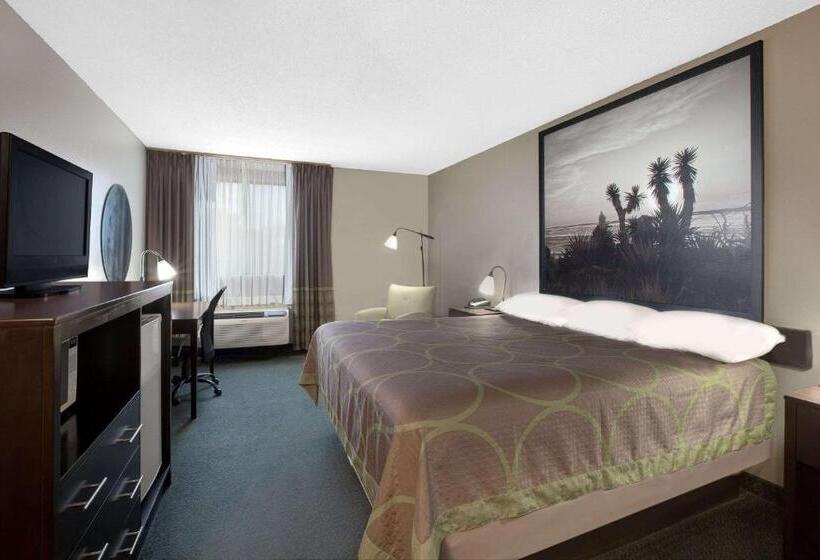 اتاق استاندارد با تخت بزرگ برای معلولان, Super 8 By Wyndham Victoria/north/mall Area
