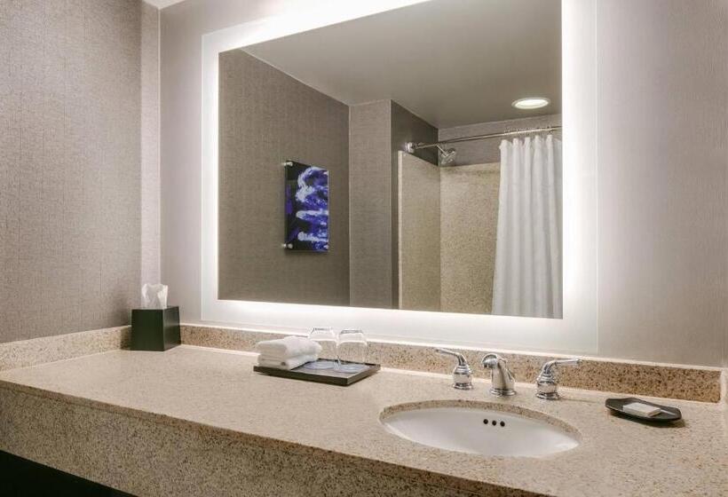 클럽 룸 킹침대, Sheraton Overland Park Hotel At The Convention Center