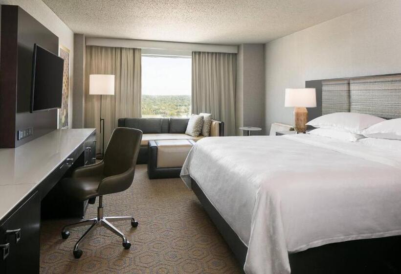 클럽 룸 킹침대, Sheraton Overland Park Hotel At The Convention Center
