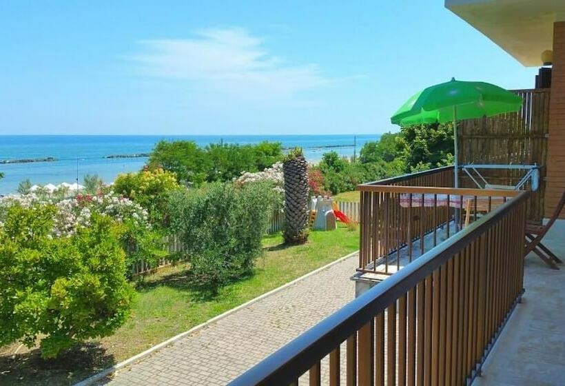 آپارتمان 1 خوابه با تراس, B&b Villa Eugenia