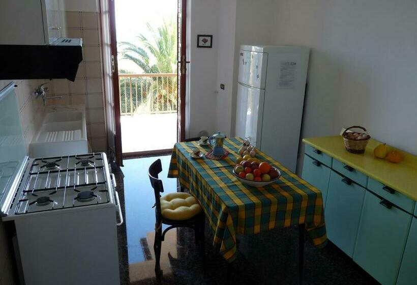 آپارتمان 1 خوابه با تراس, B&b Villa Eugenia