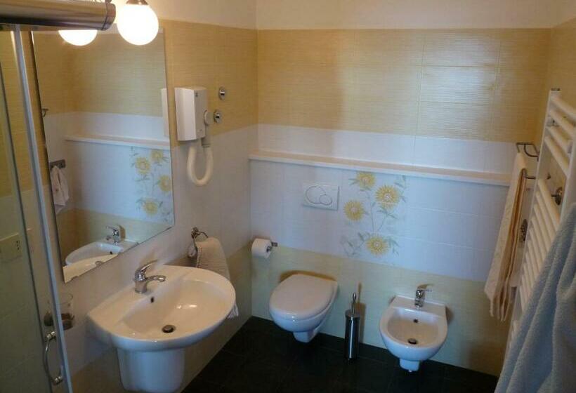 آپارتمان 1 خوابه با تراس, B&b Villa Eugenia