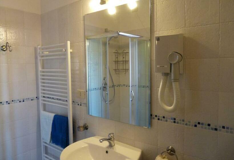 آپارتمان 1 خوابه با تراس, B&b Villa Eugenia