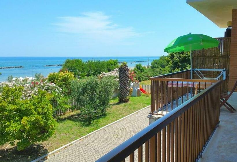 آپارتمان 1 خوابه با تراس, B&b Villa Eugenia