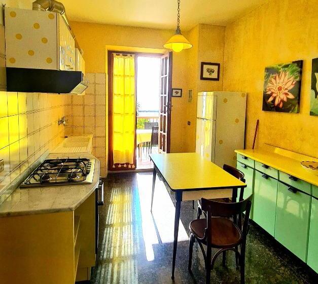 آپارتمان 1 خوابه با تراس, B&b Villa Eugenia
