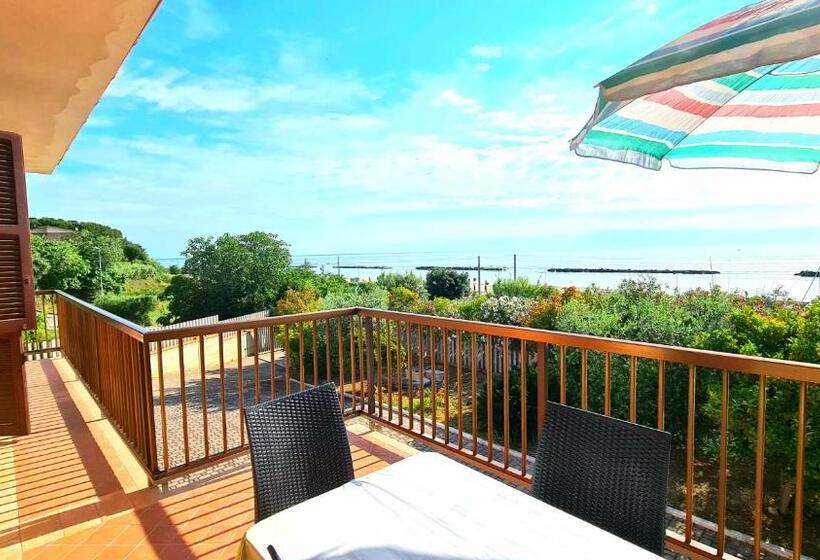 آپارتمان 1 خوابه با تراس, B&b Villa Eugenia