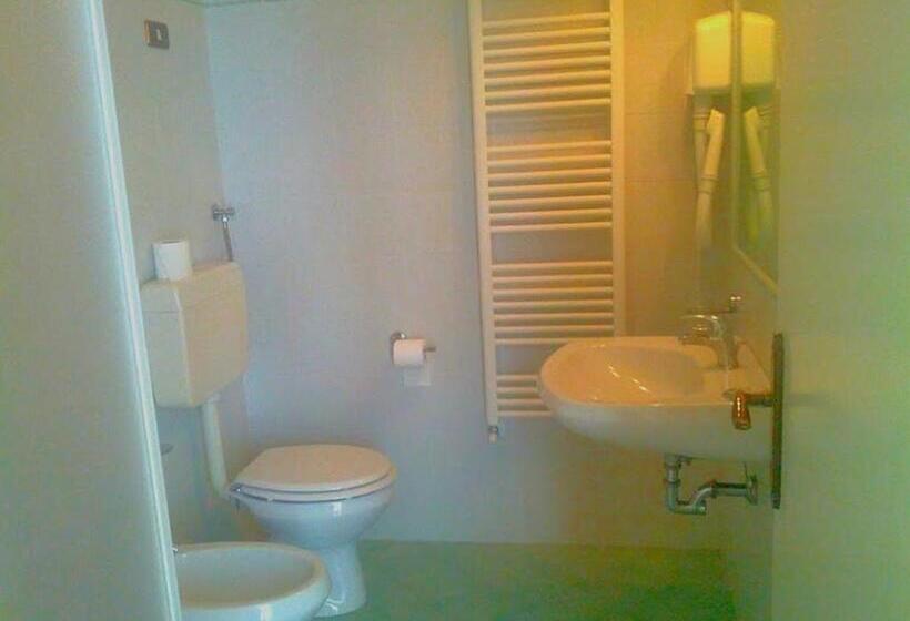 آپارتمان 1 خوابه با چشم‌انداز دریا, B&b Villa Eugenia