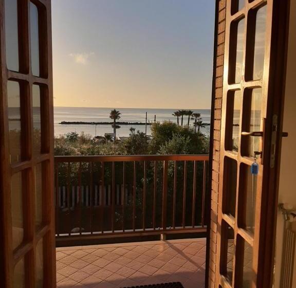 آپارتمان 1 خوابه با چشم‌انداز دریا, B&b Villa Eugenia