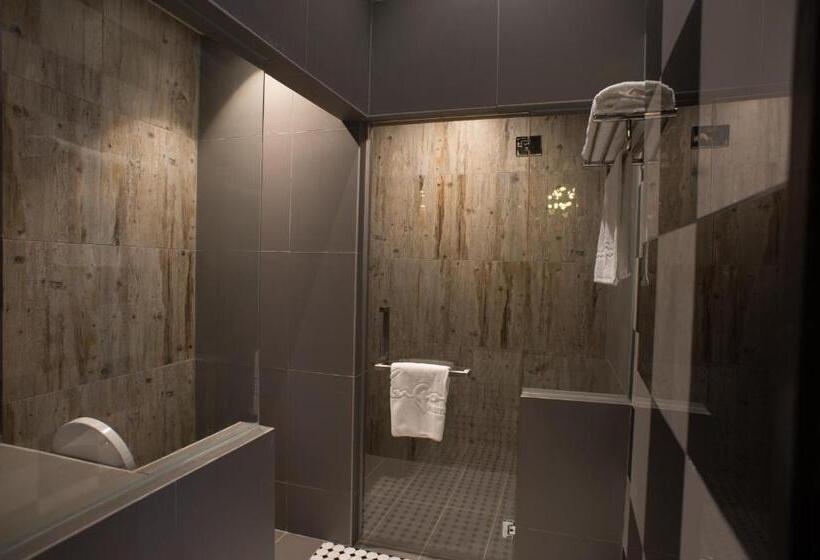 سوییت, Vangohh Eminent Hotel & Spa