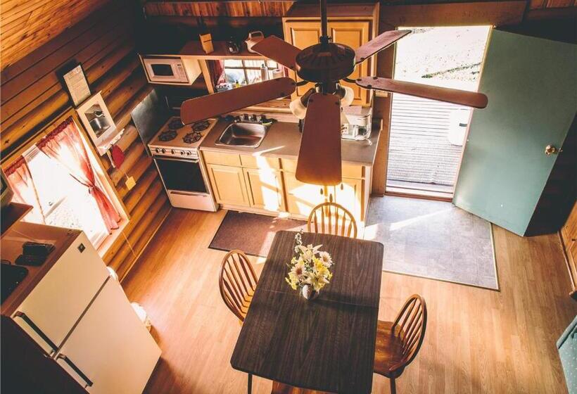 کابین, Island Life Cottages