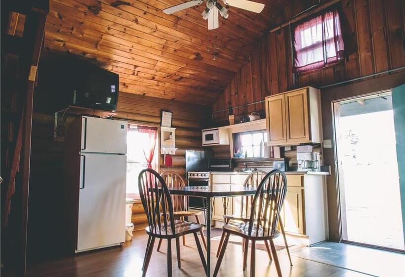 کابین, Island Life Cottages