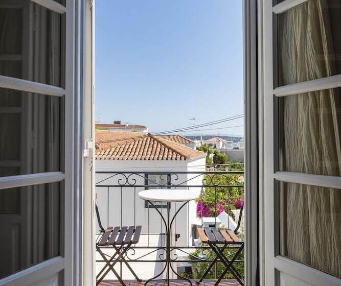 اتاق لوکس با چشم‌انداز دریا, Guesthouse Niriides