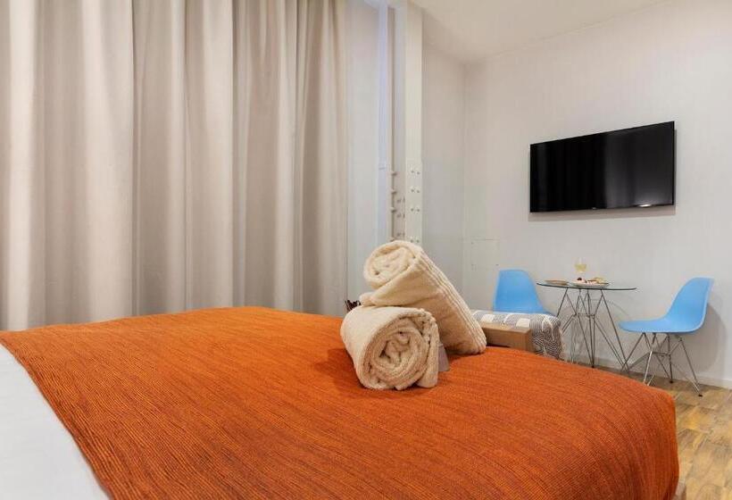 استودیوی استاندارد, Urban Oasis Apart