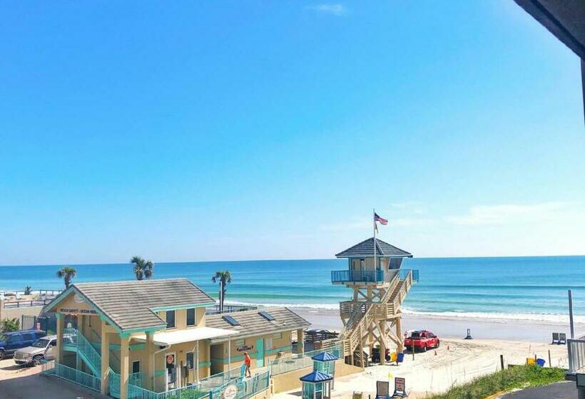استودیوی سوپریور, Pirates Cove Resort Studios!