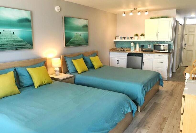 استودیوی سوپریور, Pirates Cove Resort Studios!