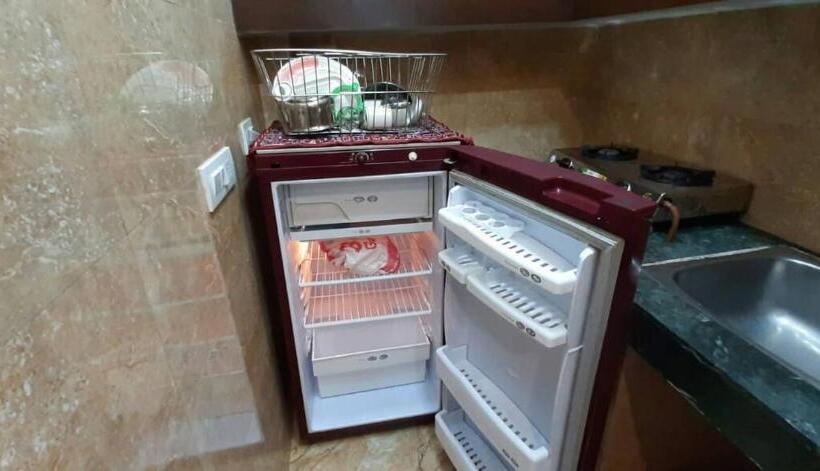 اتاق خانوادگی, Room In Guest Room   Posh S Delhi Foreigners Area, Lajpat Nagar