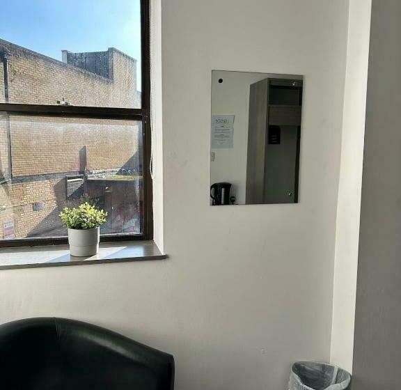 اتاق استاندارد یک نفره, Rooms Kingswood