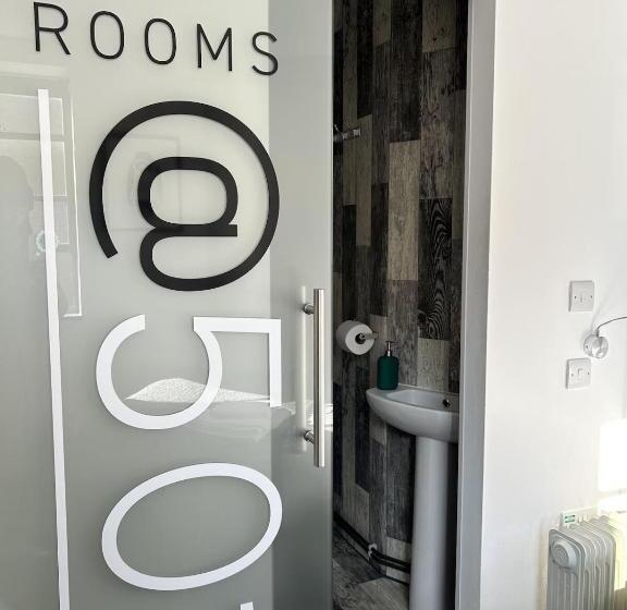 اتاق استاندارد, Rooms Kingswood