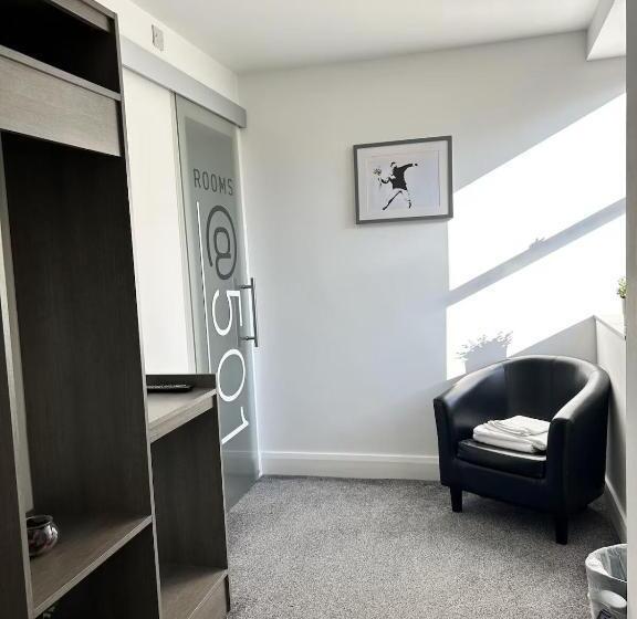 اتاق استاندارد, Rooms Kingswood