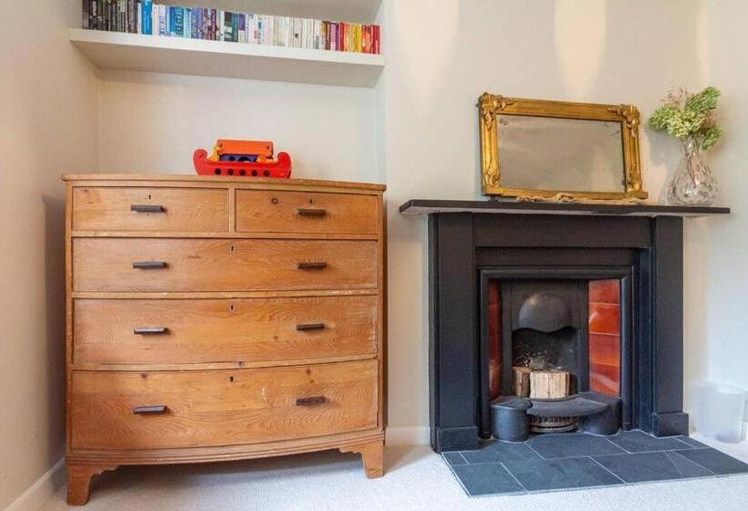 سوییت, Unique & Homely Suite With Own Access