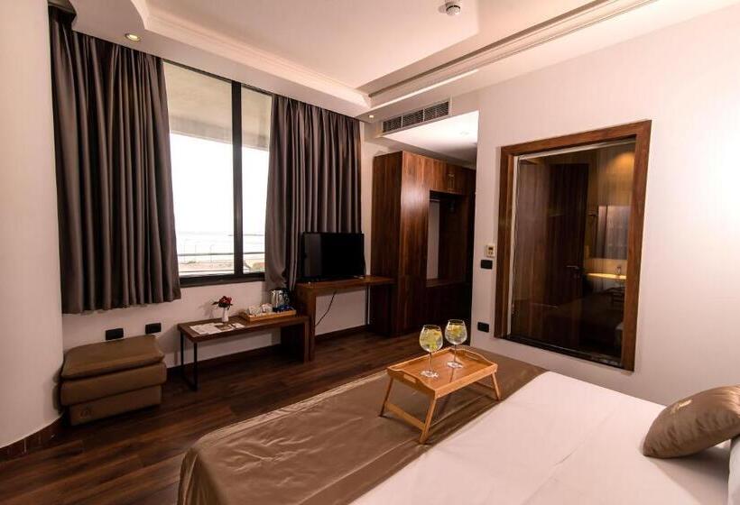 اتاق استاندارد با چشم‌انداز دریا, Deluxe & Executive Spa By Rafaelo