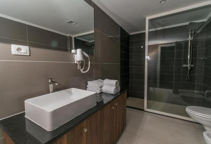 اتاق استاندارد سه نفره, Deluxe & Executive Spa By Rafaelo