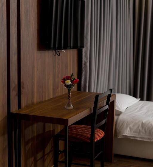 اتاق استاندارد سه نفره, Deluxe & Executive Spa By Rafaelo