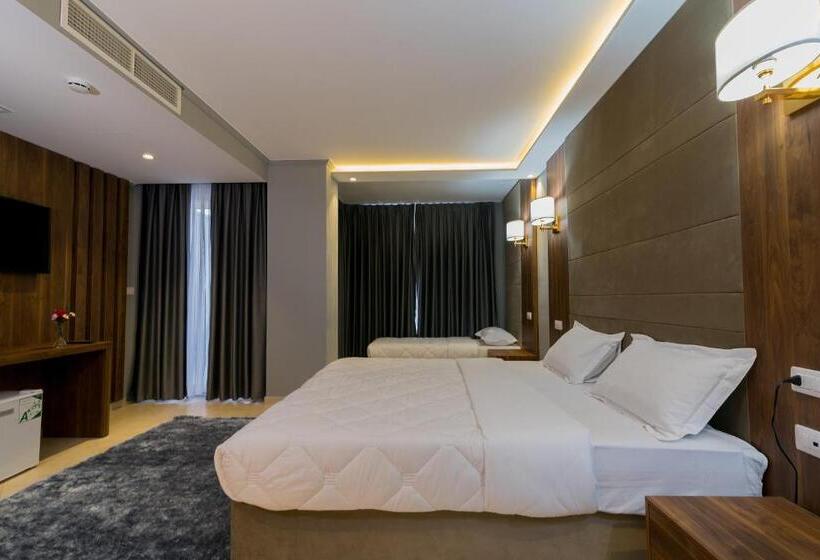 اتاق استاندارد چهار تخته, Deluxe & Executive Spa By Rafaelo