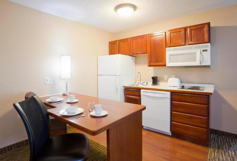 Deluxe Suite, Grandstay Residential Suites Hotel   Eau Claire