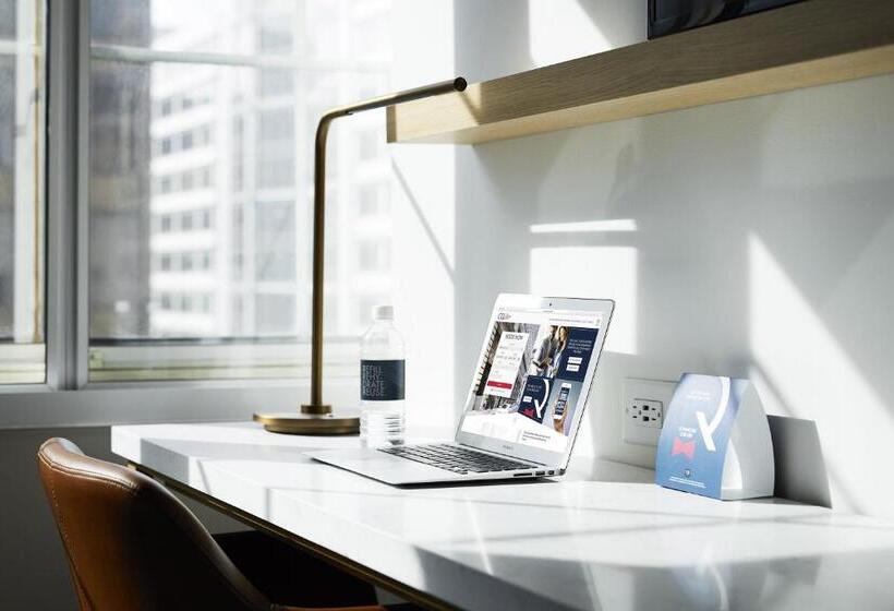 اتاق کلاب, Club Quarters Hotel White House, Washington Dc