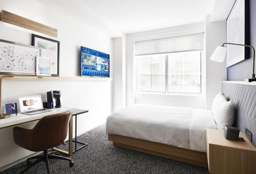 اتاق کلاب, Club Quarters Hotel White House, Washington Dc