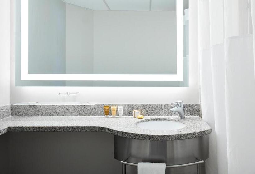 اتاق استاندارد با تخت بزرگ, Club Quarters Hotel White House, Washington Dc