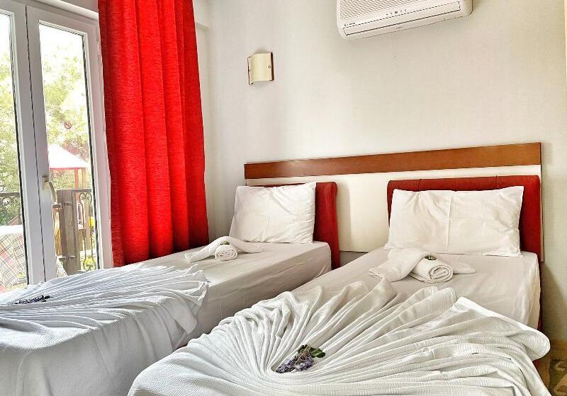 اتاق کلاب, Club Quarters Hotel White House, Washington Dc