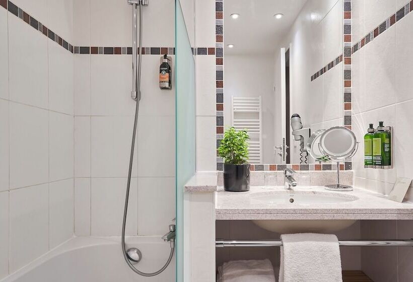 استودیوی لوکس, Fraser Suites Paris La Défense
