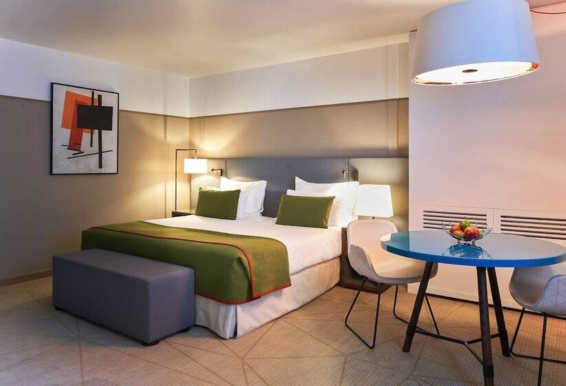 استودیوی لوکس, Fraser Suites Paris La Défense