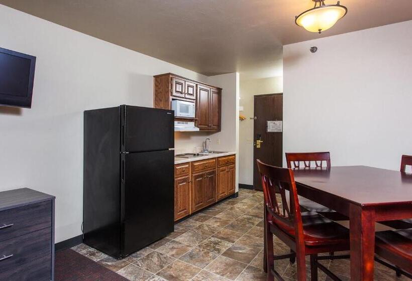 2 Bedroom Suite, J Green Bay