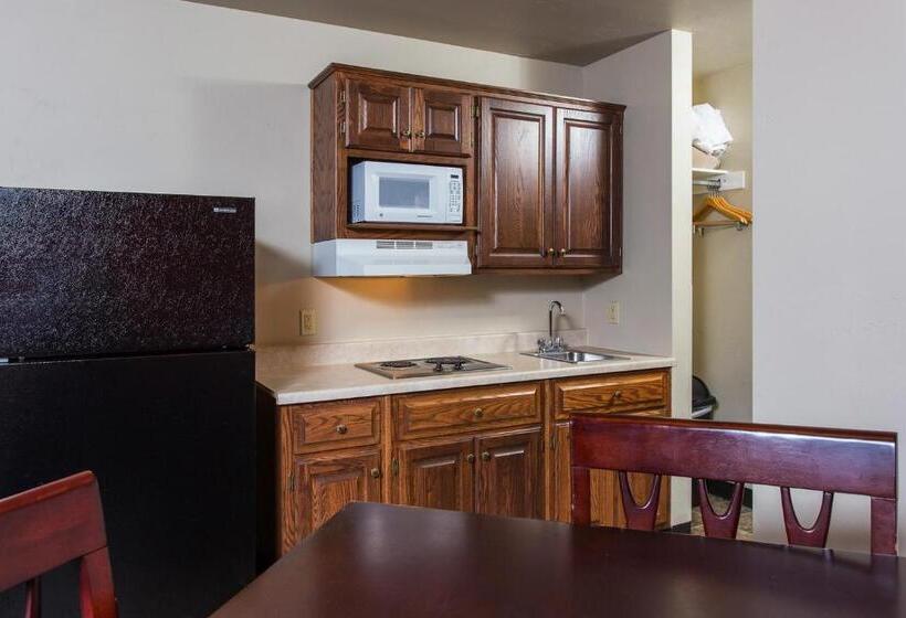 2 Bedroom Suite, J Green Bay