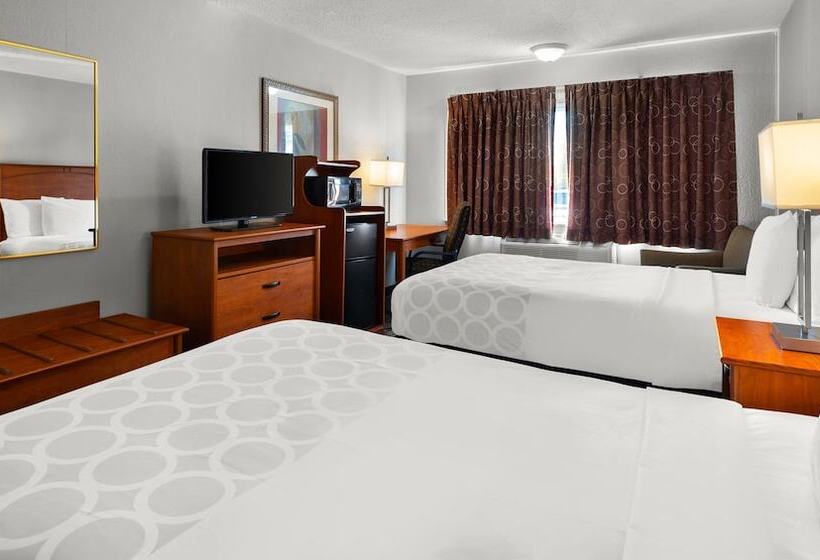 Standard Room 2 Double Beds, Magnuson  Detroit Airport