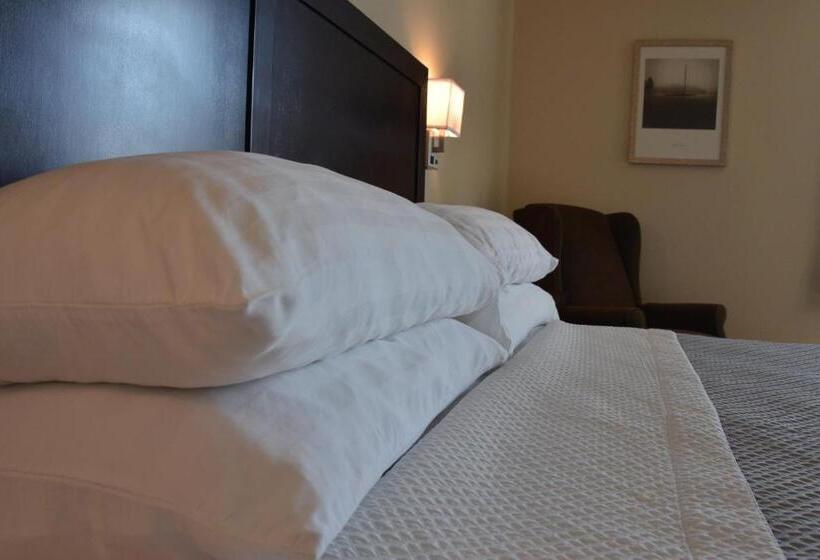 Superior Room King Size Bed, The Great Falls Inn By Riversage