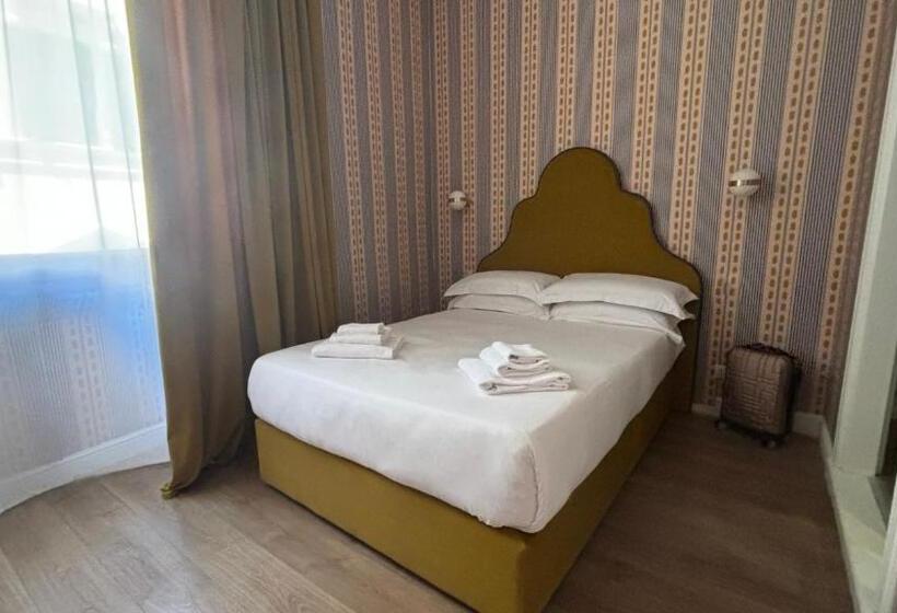 اتاق استاندارد, Townhouse Condotti 29