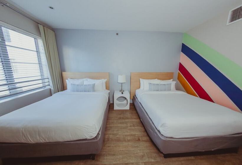 اتاق لوکس, Viajero Miami