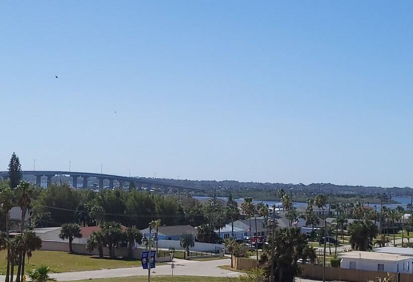سوئیت خانواده 2 خوابه, Beachside Hotel   Daytona Beach   No Pool